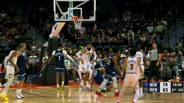 关于墨西哥男篮血洗篮网B队，瓦兰丘纳斯完成帽子戏法的信息