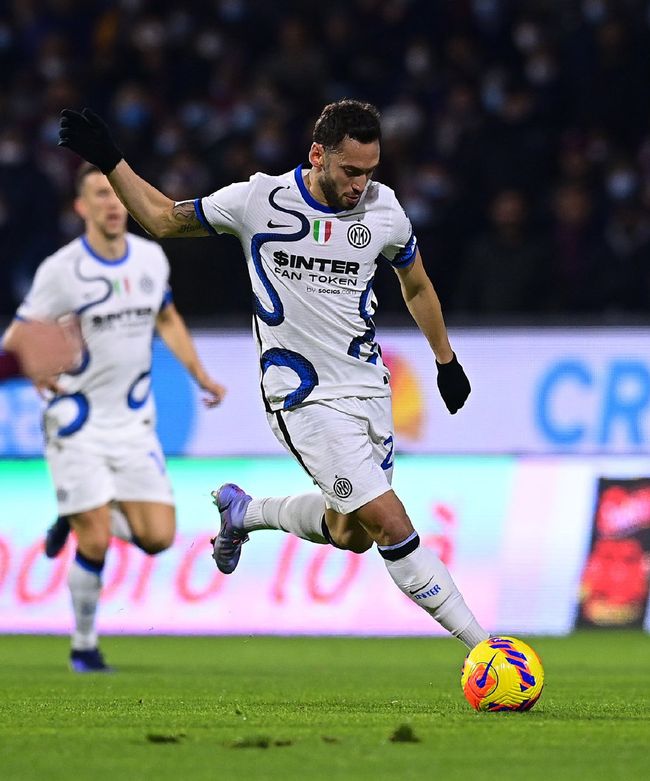 国际米兰逆转AC米兰，埃尔林送出助攻的简单介绍