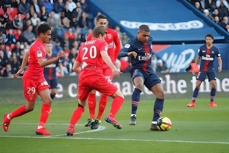 里尔豪取斯特拉斯堡，备战有序的简单介绍