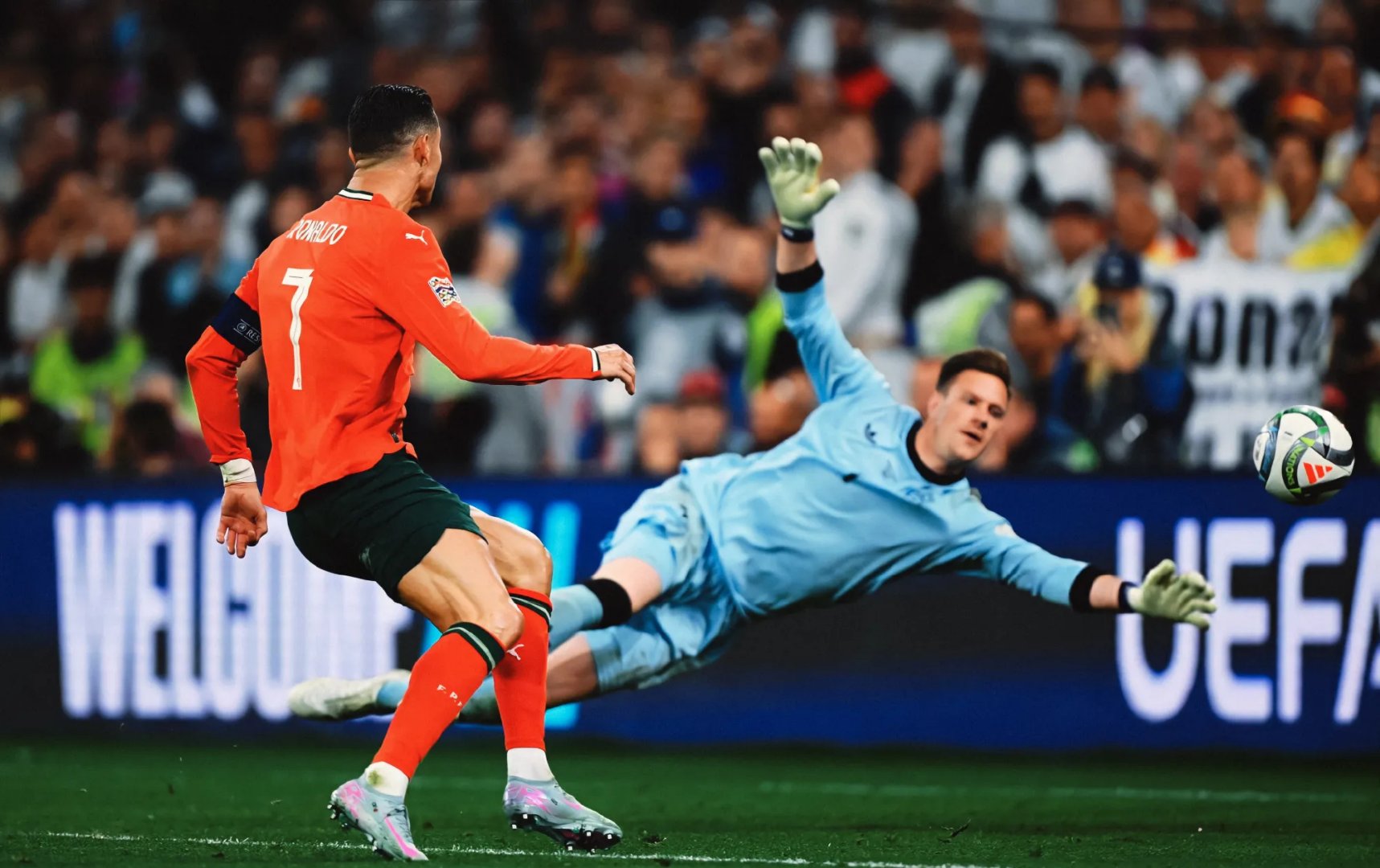 法国大胜克罗地亚,成功晋级欧洲杯 法国大胜克罗地亚,成功晋级欧洲杯