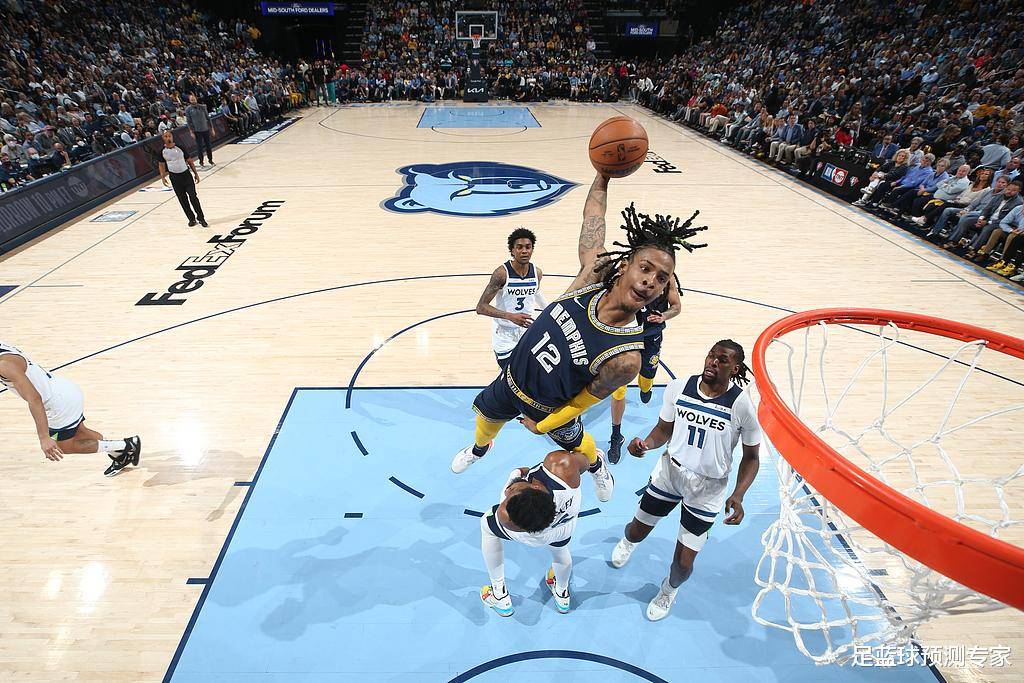 灰熊队球员亮眼表现助队获胜