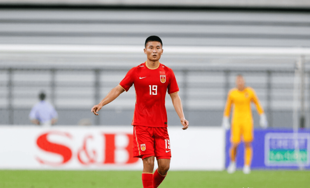 亚洲球员奋力向前,决战巅峰 亚洲球员奋力向前,决战巅峰