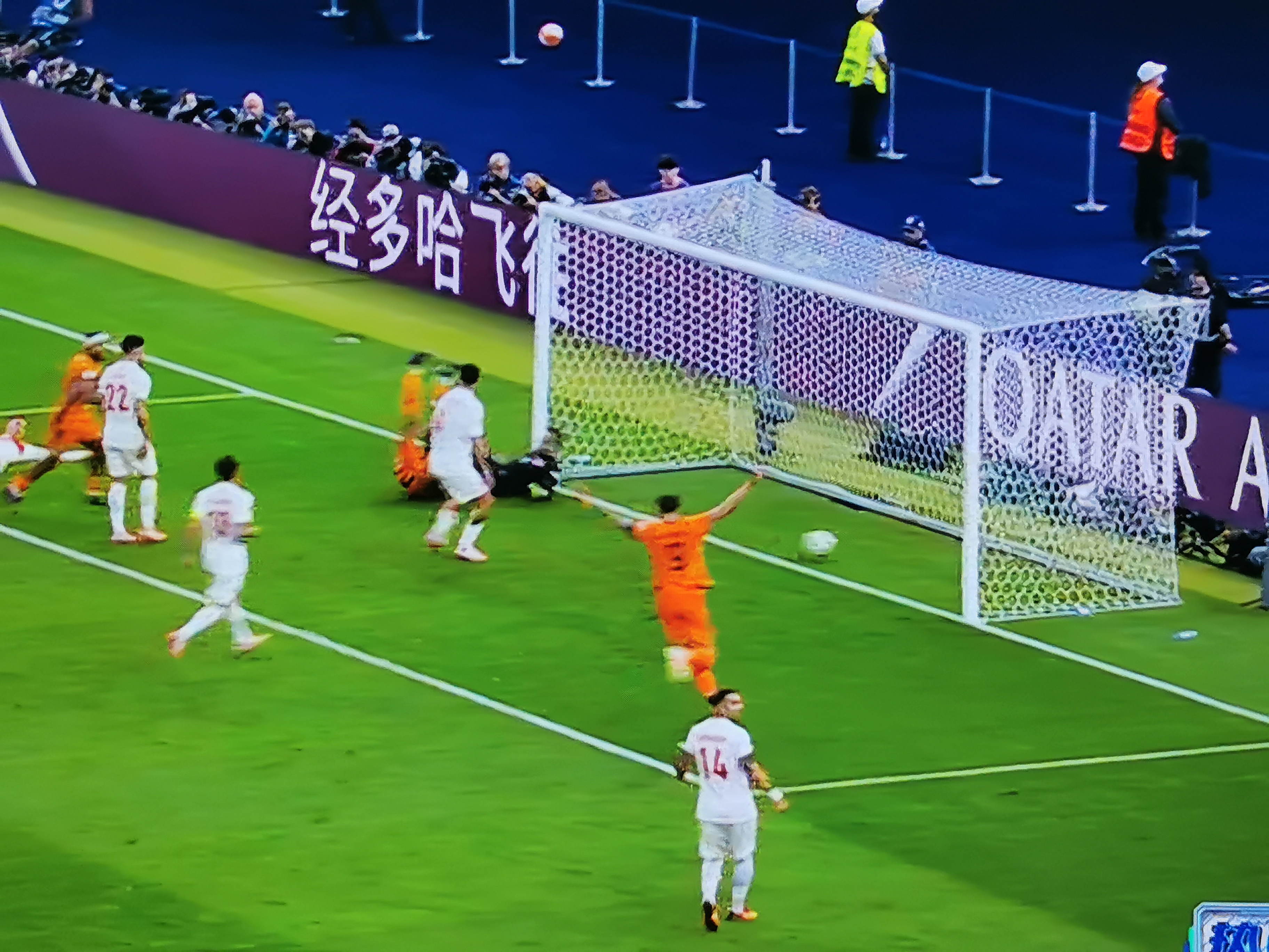 英格兰队惨遭失败,欧预赛晋级前景扑朔迷离的简单介绍 英格兰队惨遭失败,欧预赛晋级前景扑朔迷离的简单介绍