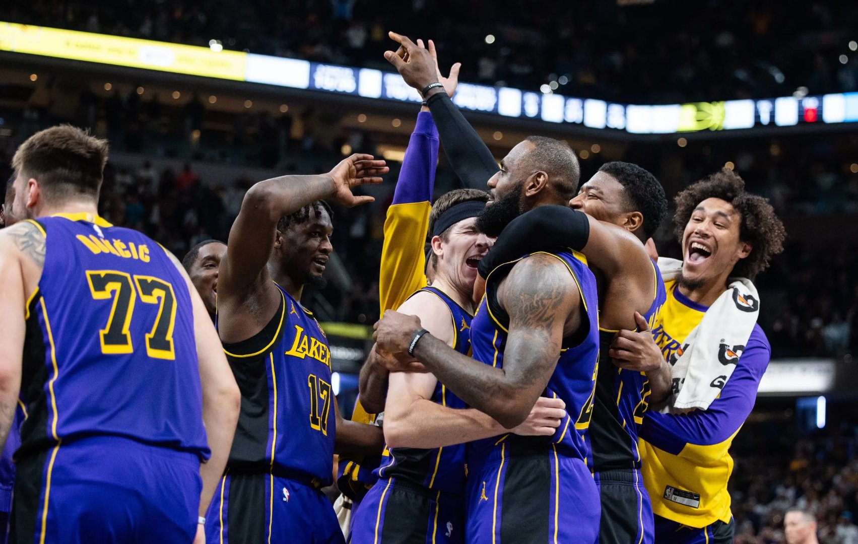 PG电子娱乐在线-联盟杯篮球赛：湖人获胜，晋级决赛