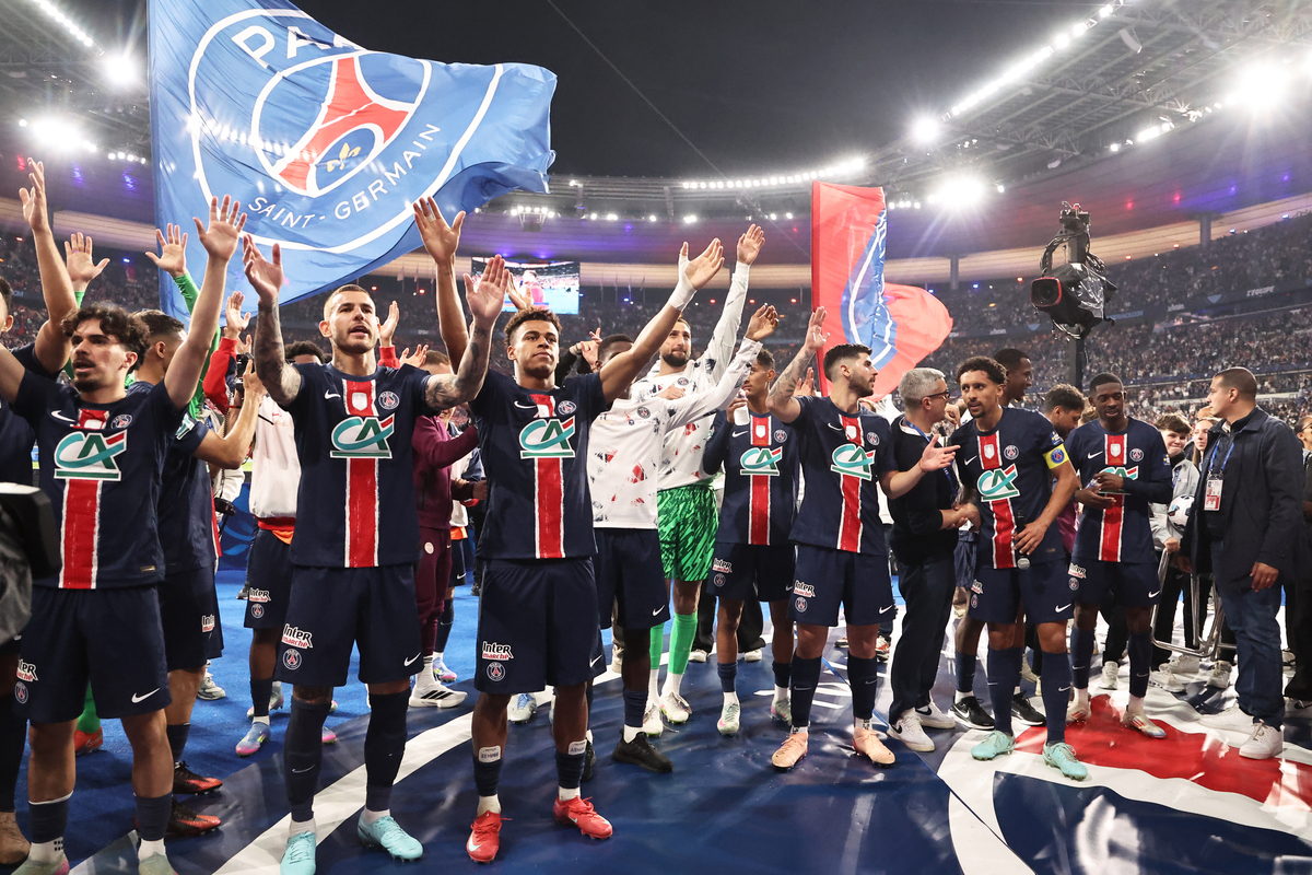 马德里竞技再创辉煌，球迷狂欢