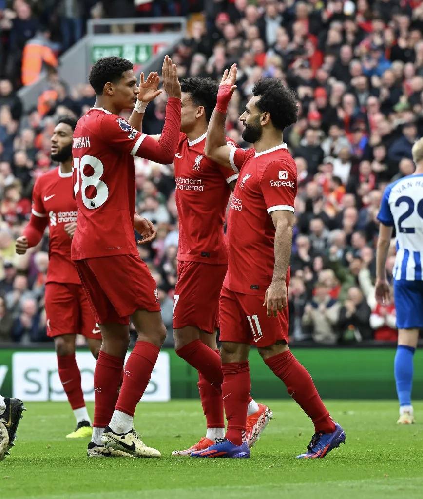 利物浦客场击败对手，时隔多年领跑