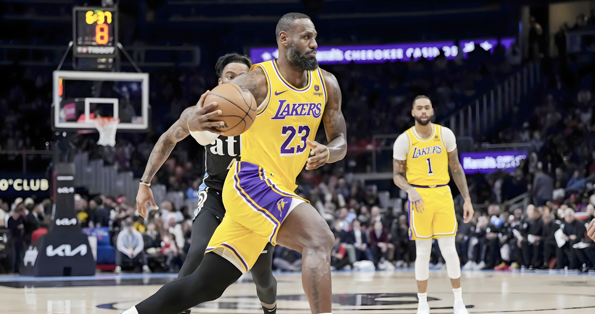 包含詹姆斯在比赛中展现出超凡表现,赢得球迷们的掌声的词条 包含詹姆斯在比赛中展现出超凡表现,赢得球迷们的掌声的词条