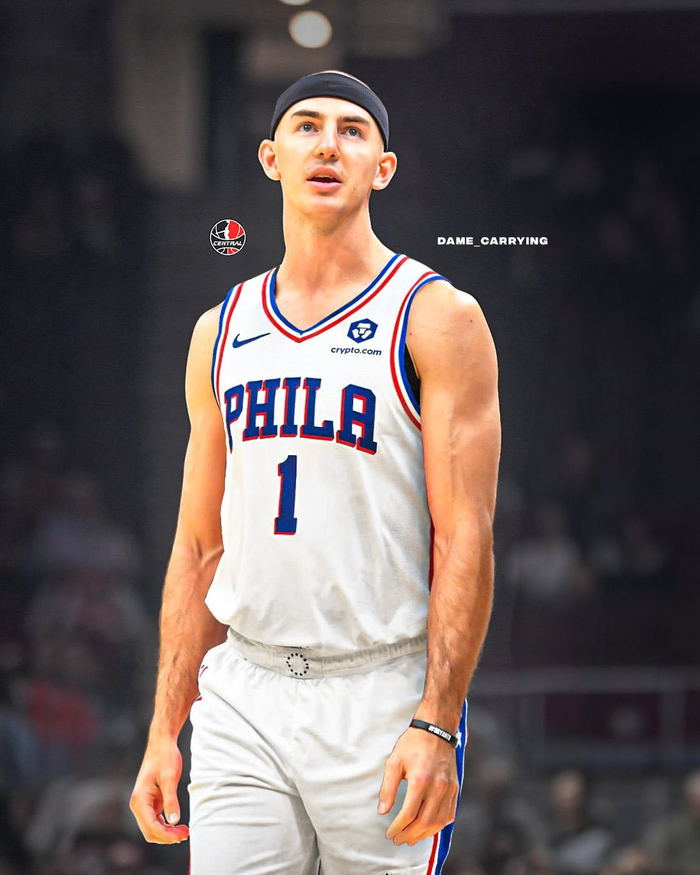 关于湖人B队完胜立陶宛男篮，卡鲁索三分雨点燃全场的信息